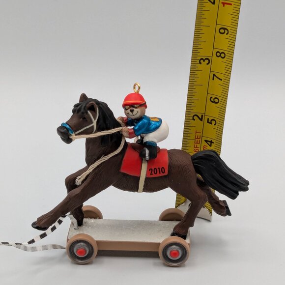 Hallmark Keepsake A Pony for Christmas 2010, 13th in A Pony for Christmas Series - Picture 10 of 11